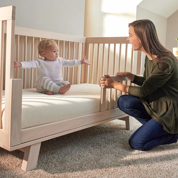 breathable-crib-mattress-cover-on-crib