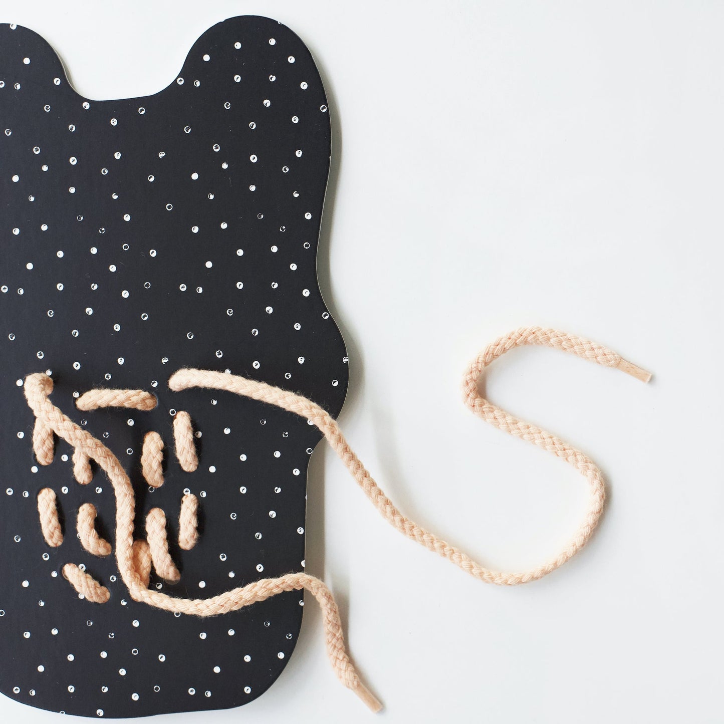 wee-gallery-baby-animal-lacing-cards-details