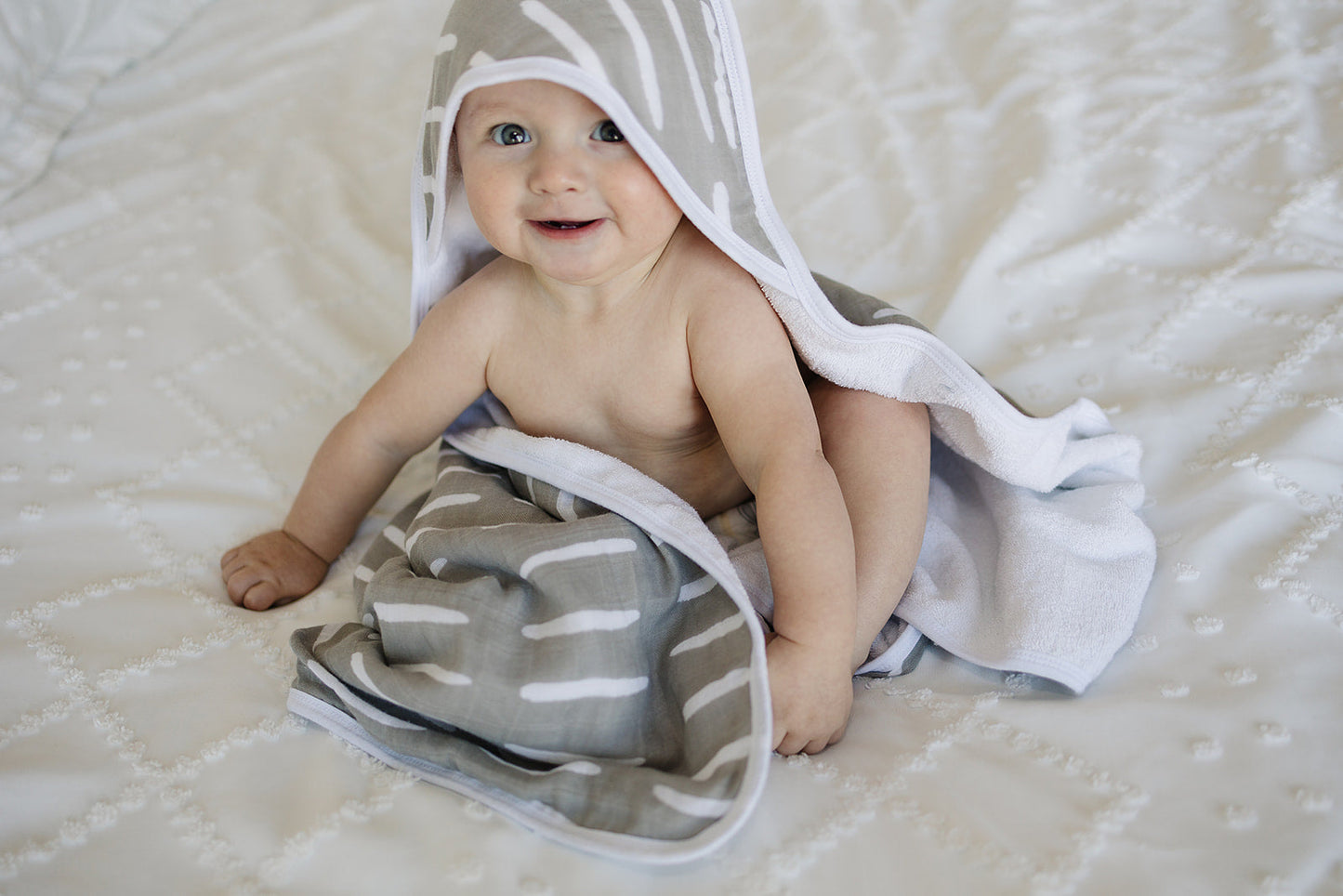 Grey Dash Muslin Hooded Towel - Nature's Crib