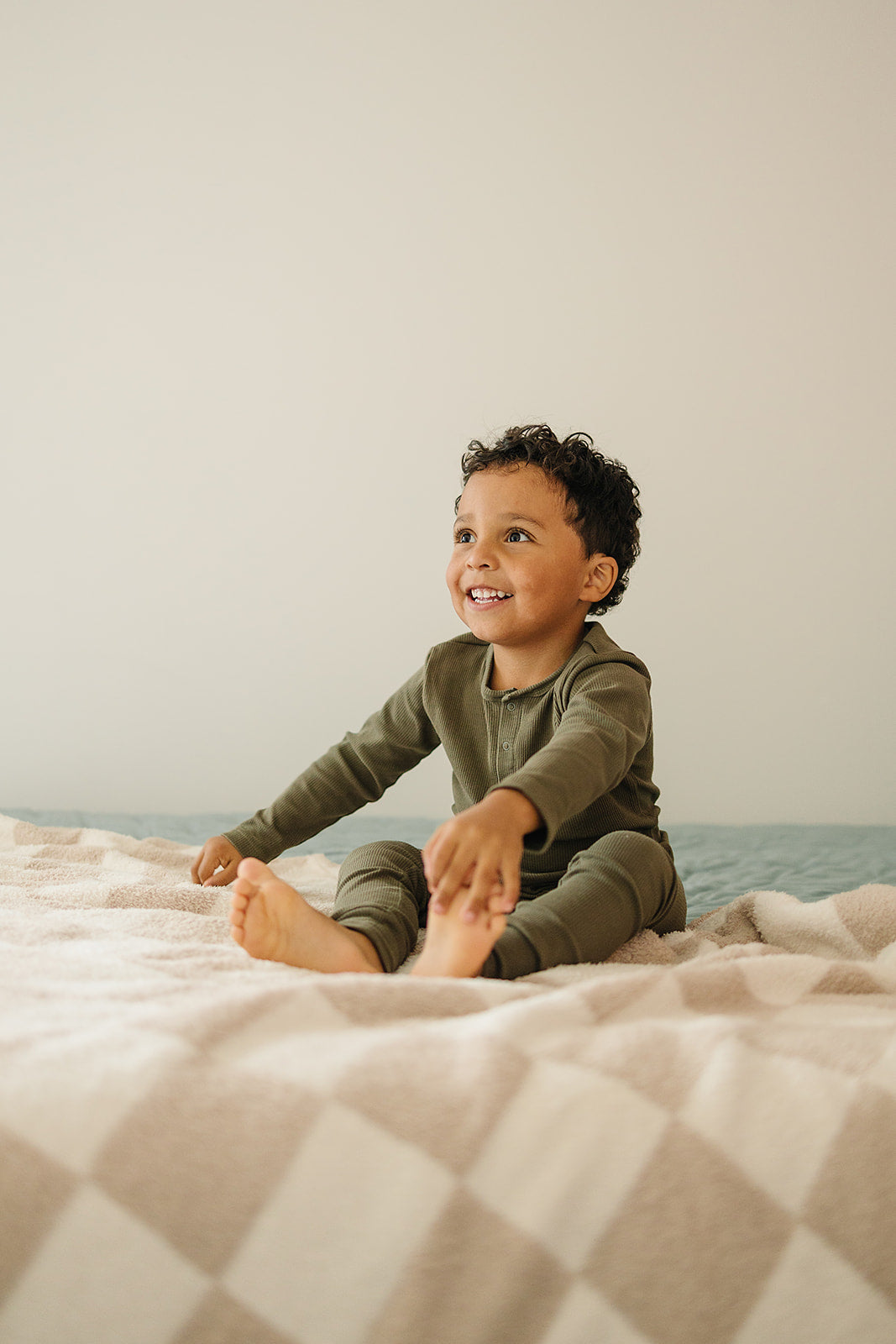 Taupe Checkered Plush Blanket - Nature's Crib