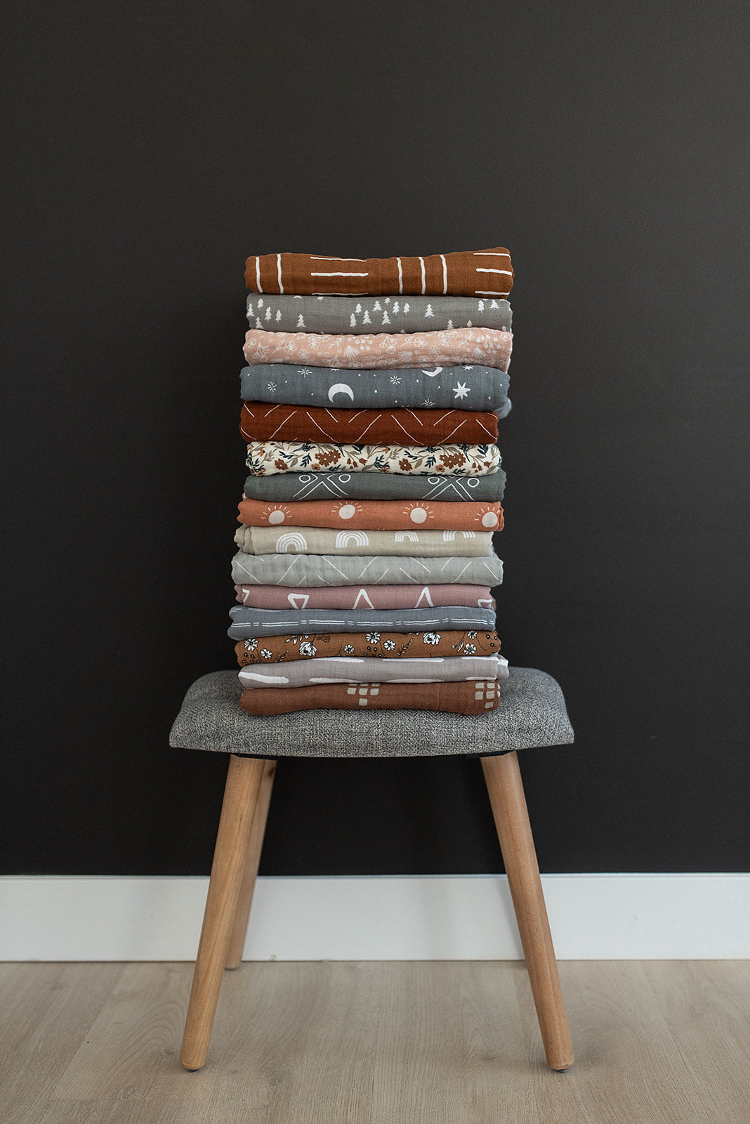 Grey Dash Muslin Quilt - Nature's Crib