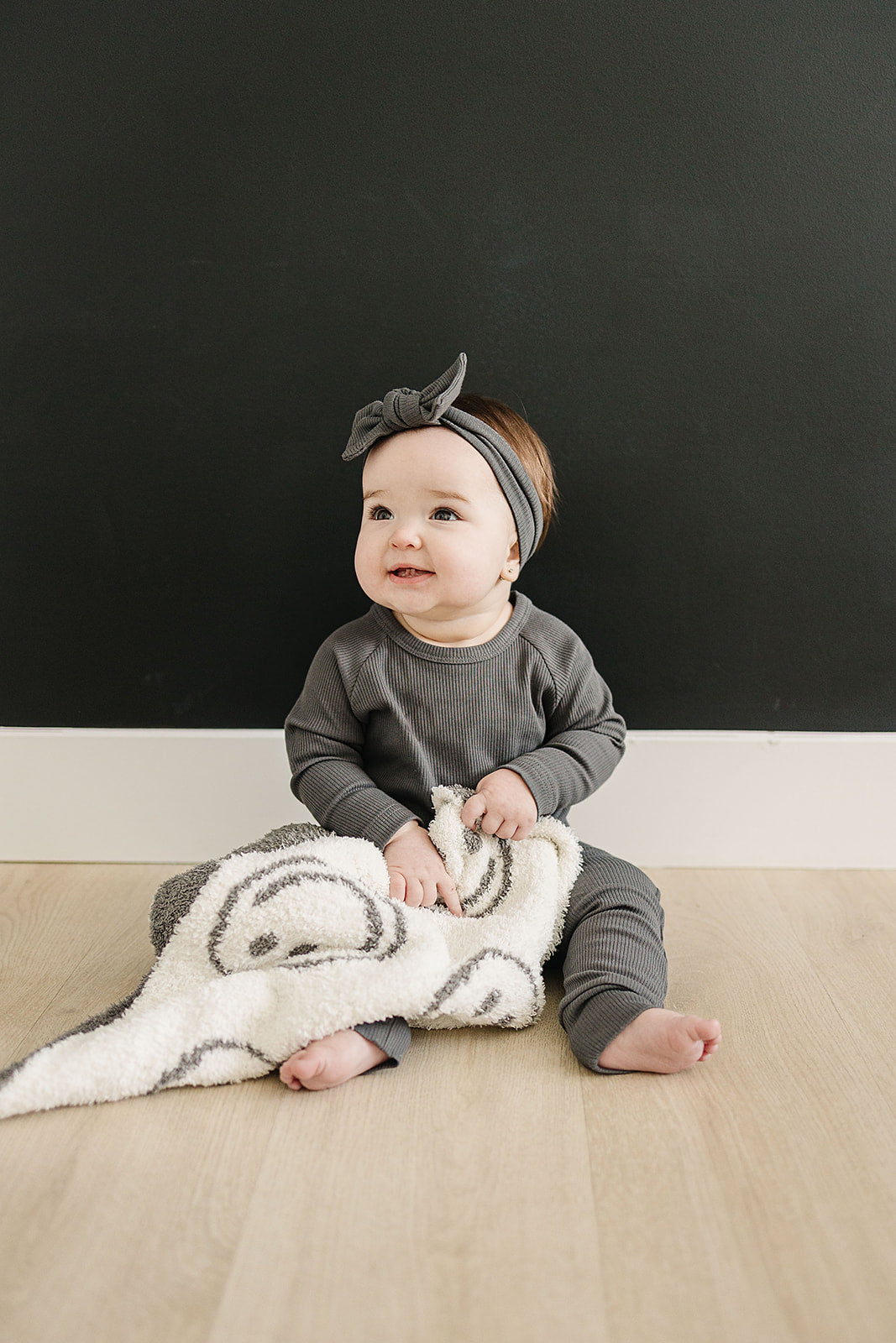 Mebie Baby,Charcoal Smiley Plush Blanket