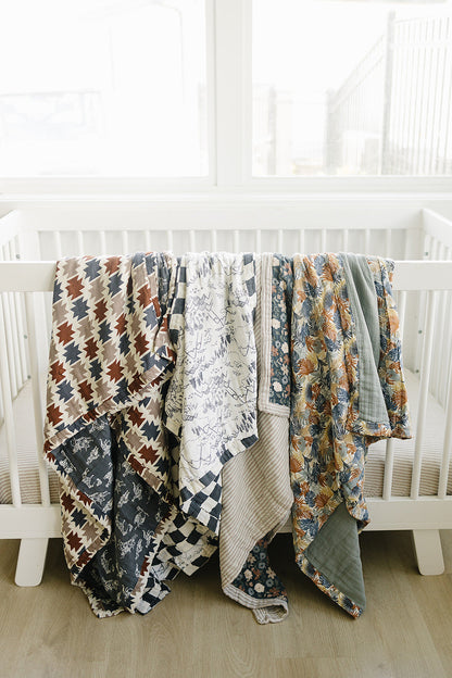 Mebie Baby,Charcoal Checkered + Summit Muslin Quilt