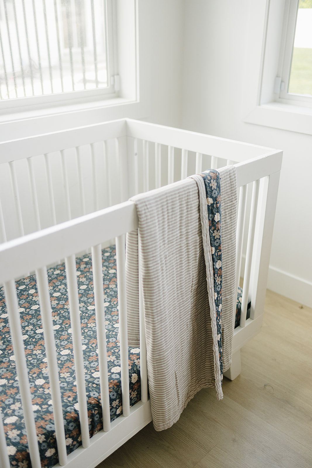 Taupe Stripe + Midnight Floral Muslin Quilt - Nature's Crib