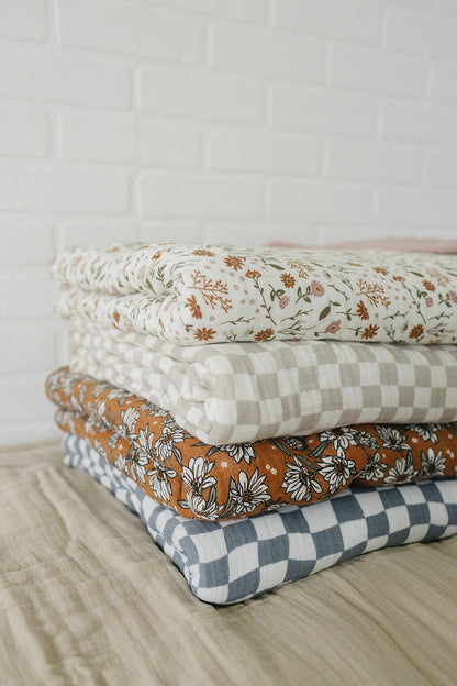 Taupe Checkered Twin Muslin Quilt - Nature's Crib