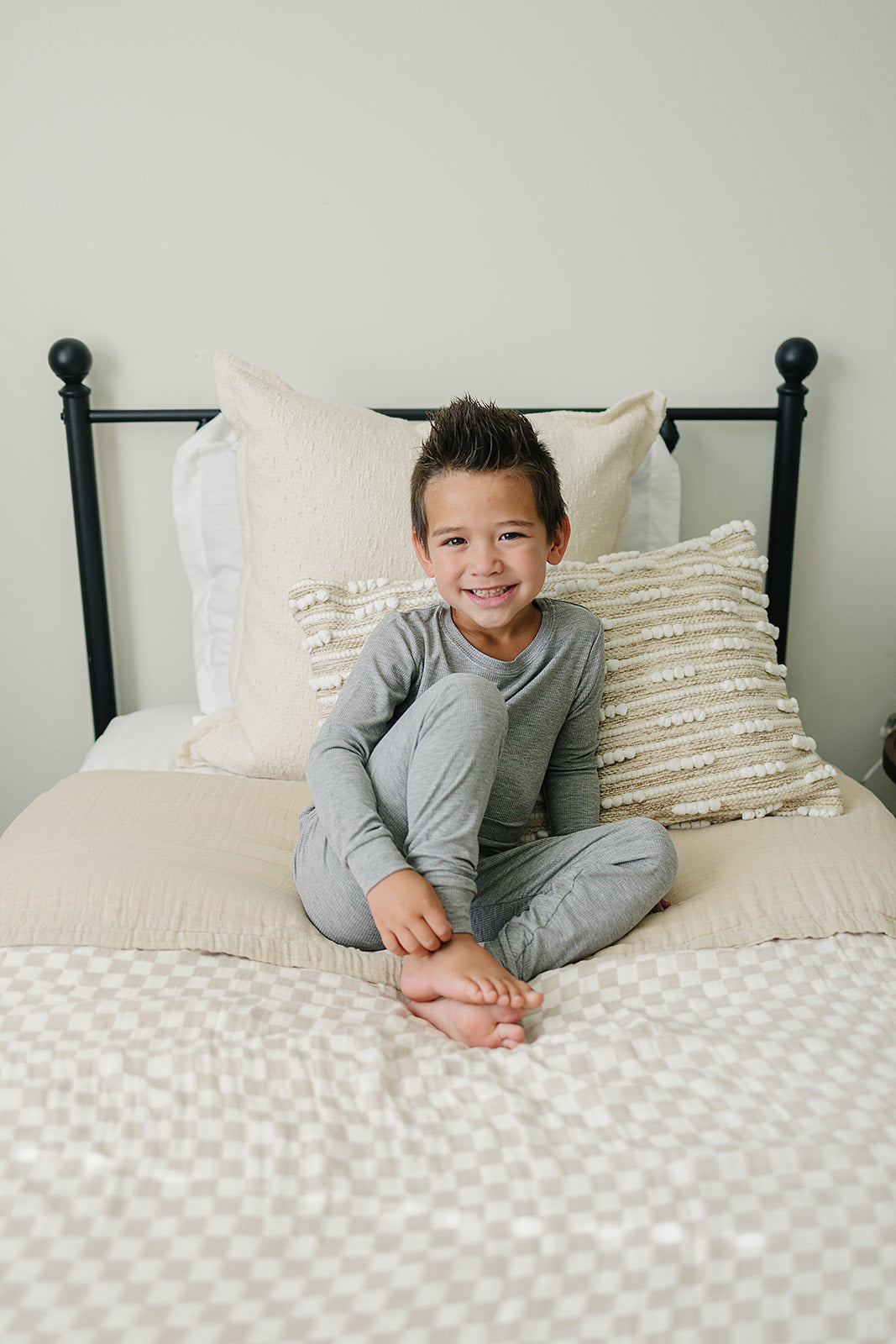 Taupe Checkered Twin Muslin Quilt - Nature's Crib