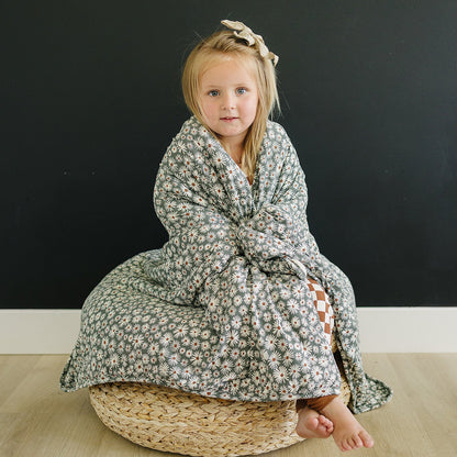 Dark Green Daisy Bamboo Fleece Quilt - Nature's Crib