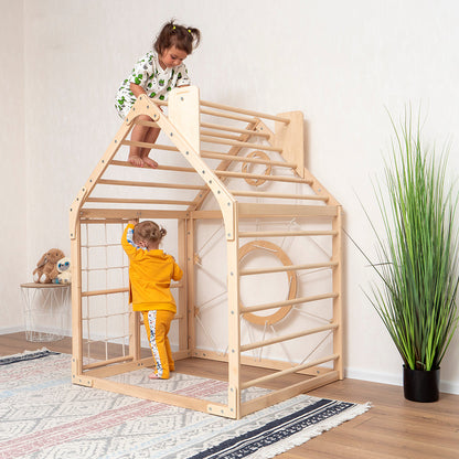 kids playing indoor climbing house 